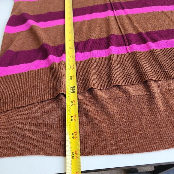 NWT APT 9 Women’s Knit V-Neck Pullover Brown Pink Striped Sweater Lighweight L - Picture 8 of 11